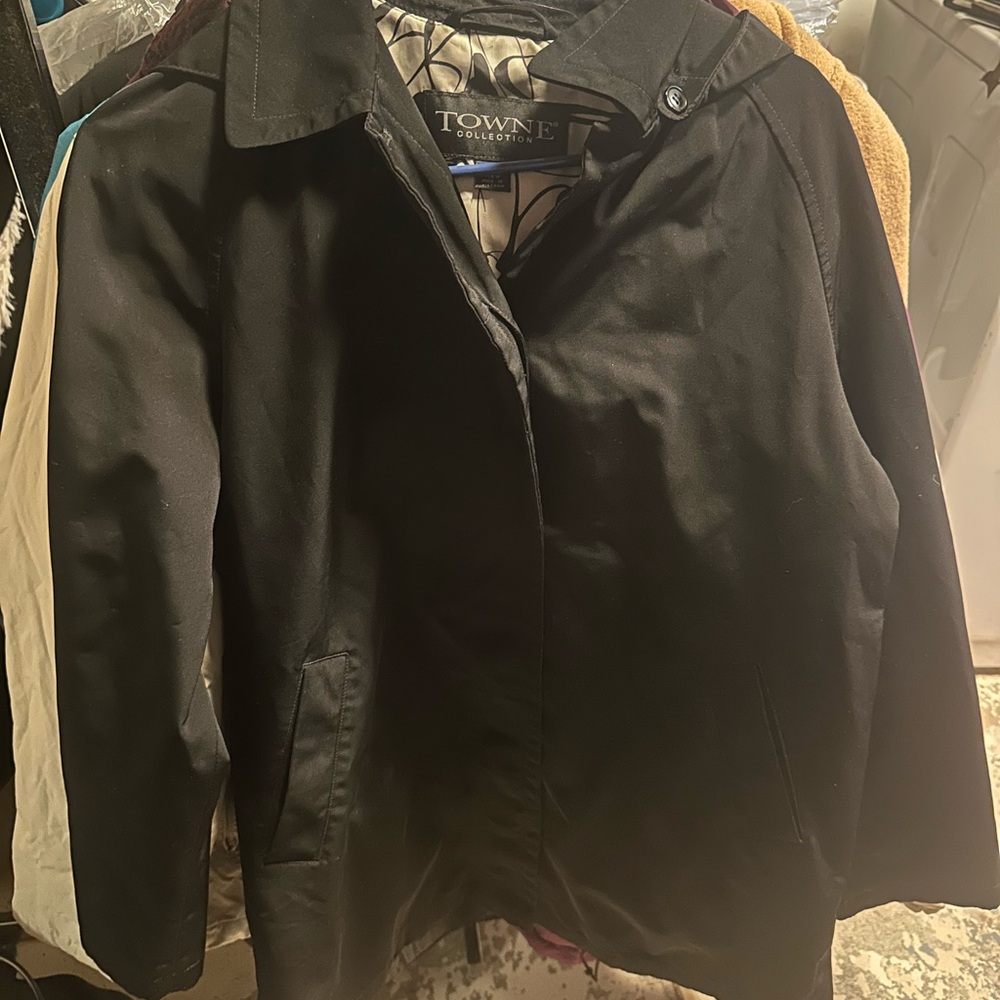 Black Trench Coat for Women‎